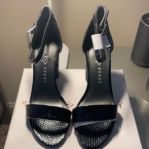 The Goldy-Hammered Emboss Black